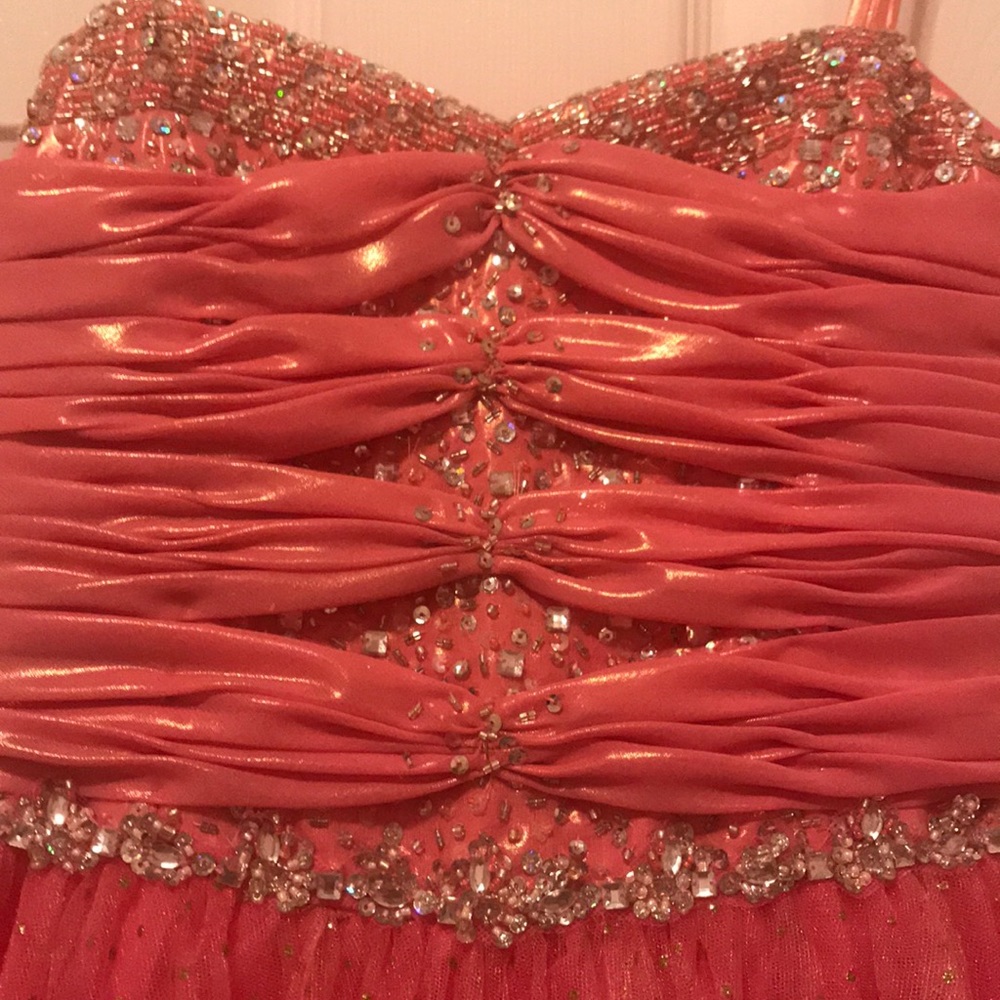 Beautiful Pink Girls formal Gown - Picture 6 of 8